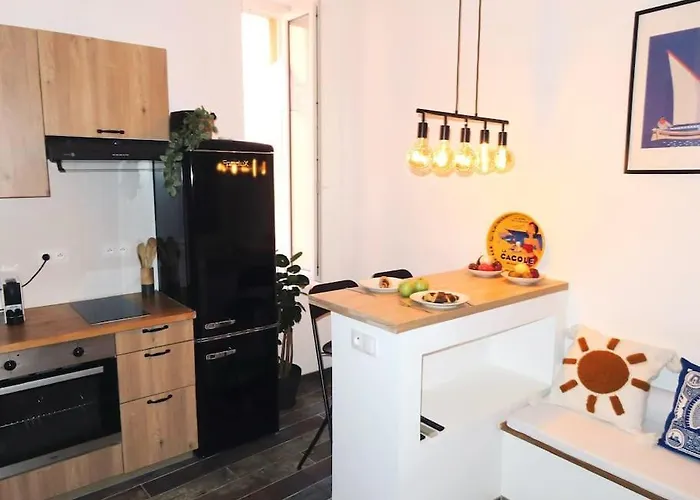 Studio Central Ancien Hotel Salomon Xvie Siecle