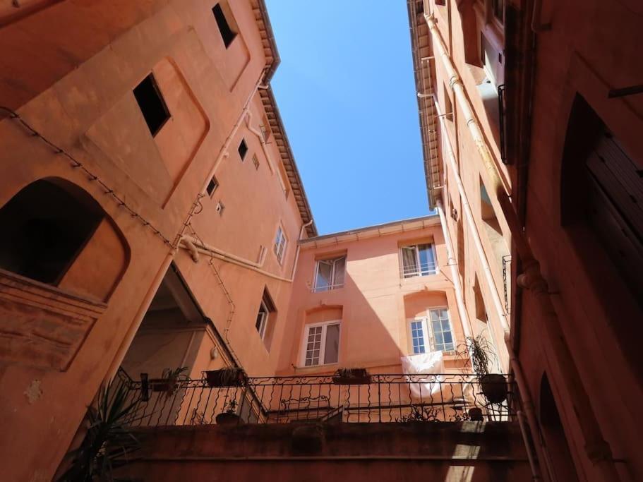 Ancien Salomon Xvie Siecle Apartment *